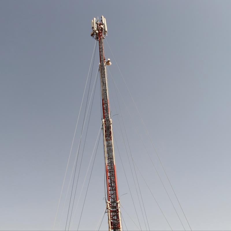 85M 90M 120M Galvanized Guyed Mast Telecom Tower