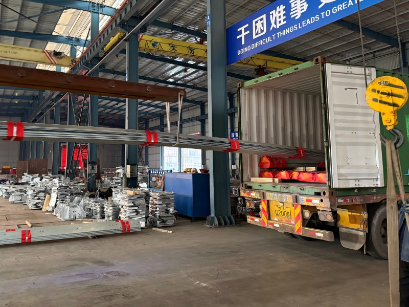 60M, 80M, 100M, 120M Angle Steel Cell Tower Shipment to UAE