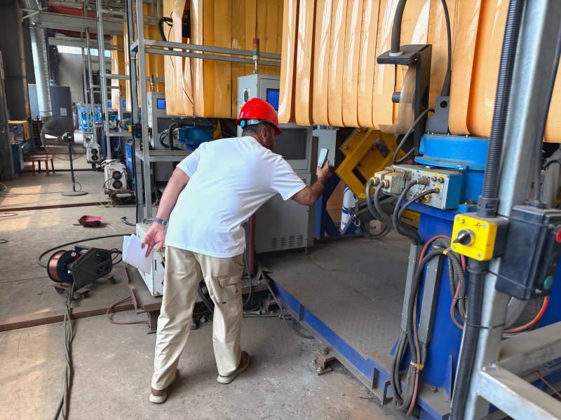Inspector from UAE Visited Angle Steel Tower Production and HDG Plant